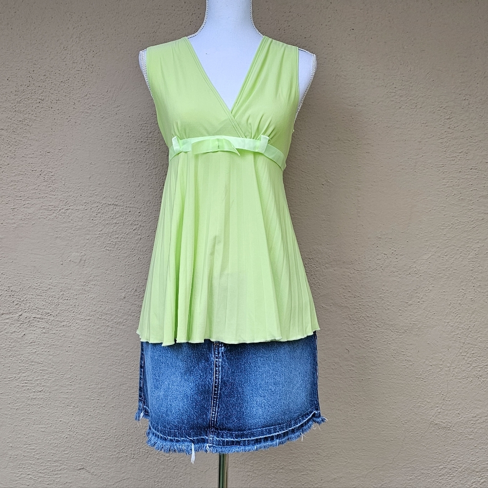 Chartreuse Green Empire Waist Sleeveless Maternity Top Size Medium